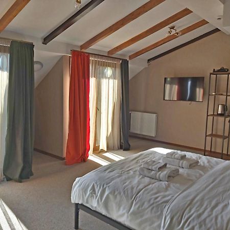 Green Inn Hotel ティビリシ エクステリア 写真