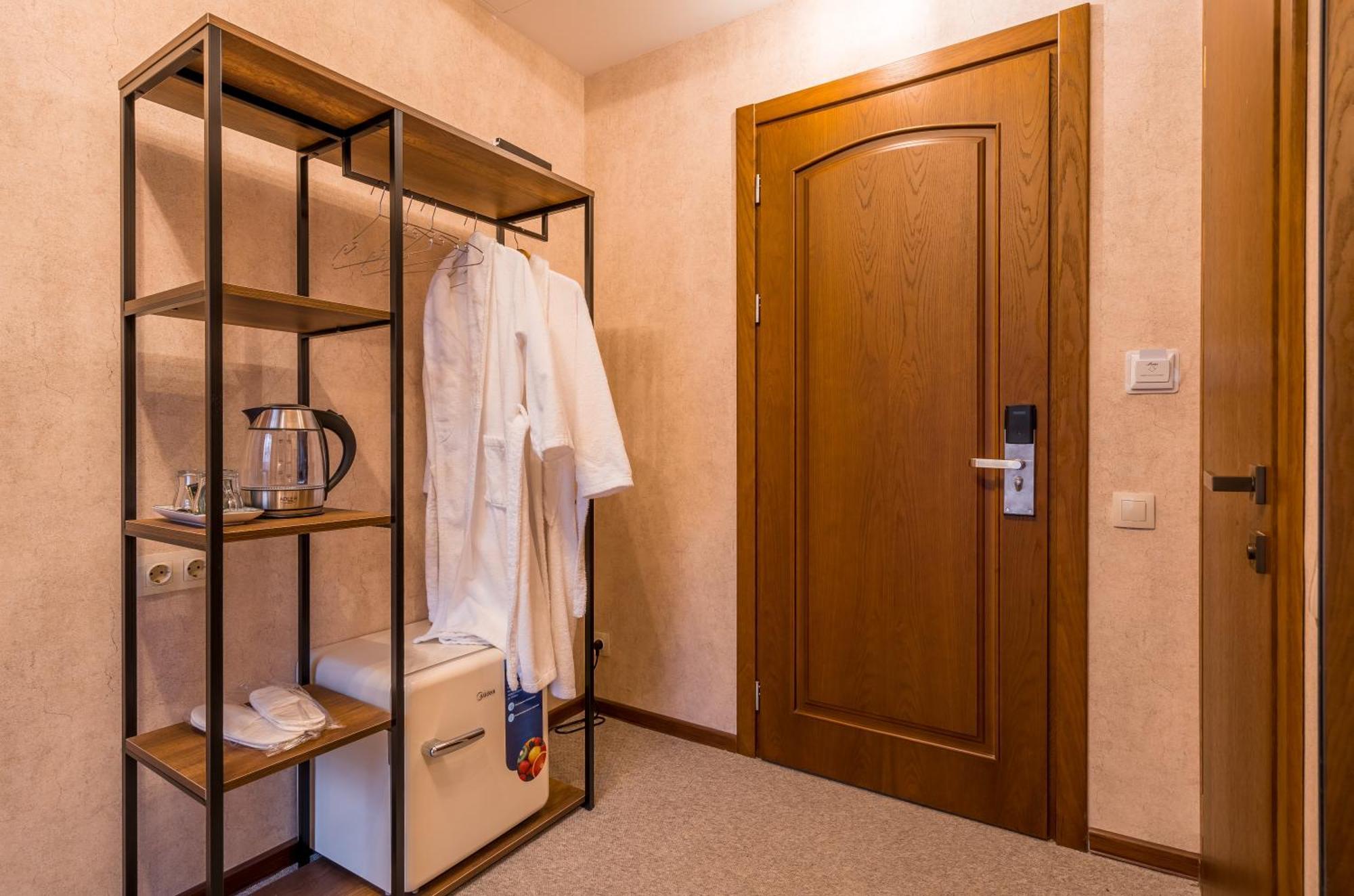 Green Inn Hotel ティビリシ エクステリア 写真