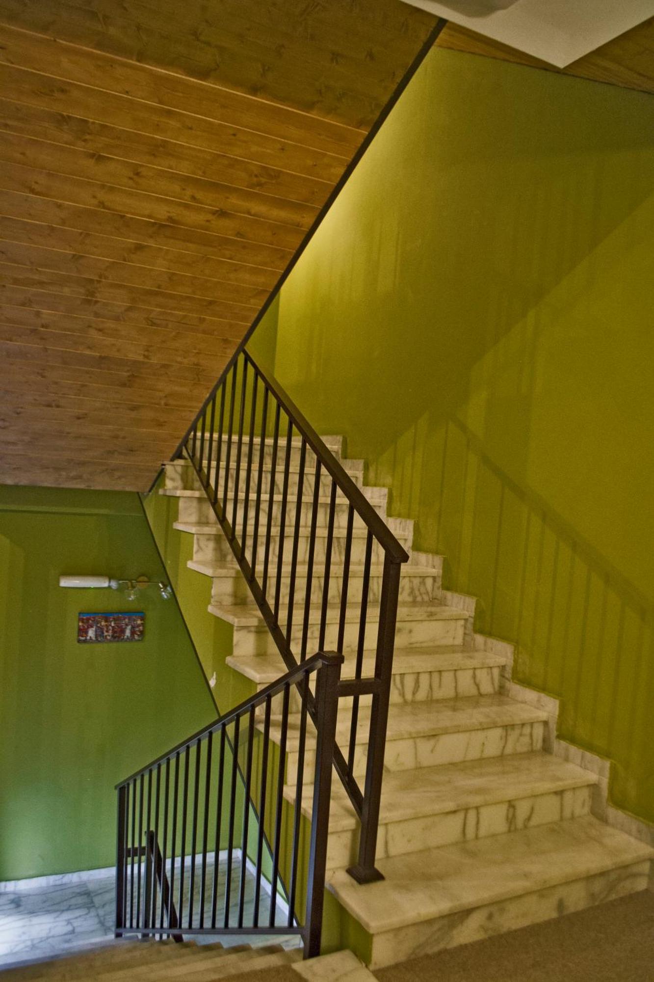 Green Inn Hotel ティビリシ エクステリア 写真