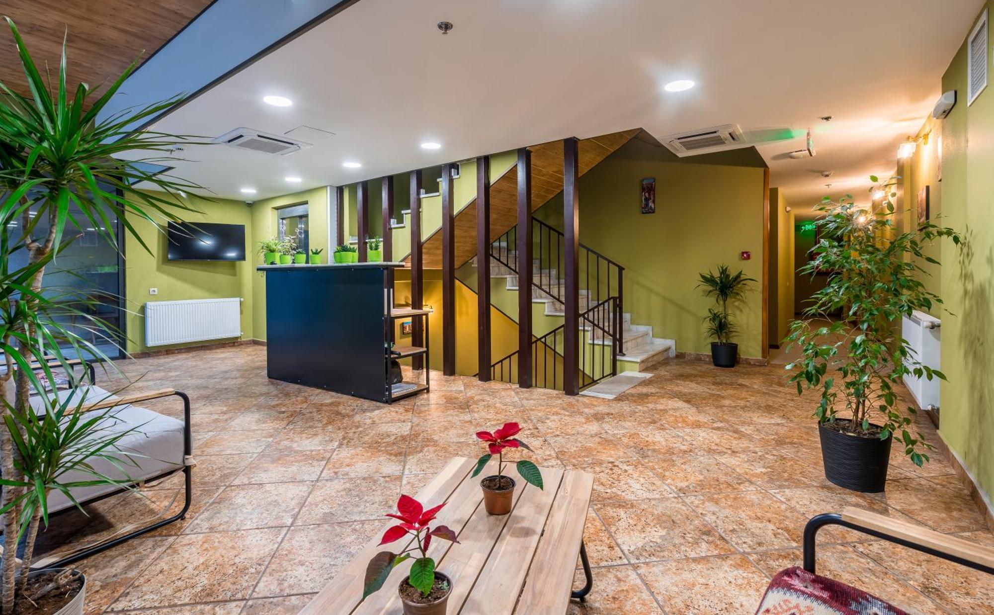 Green Inn Hotel ティビリシ エクステリア 写真
