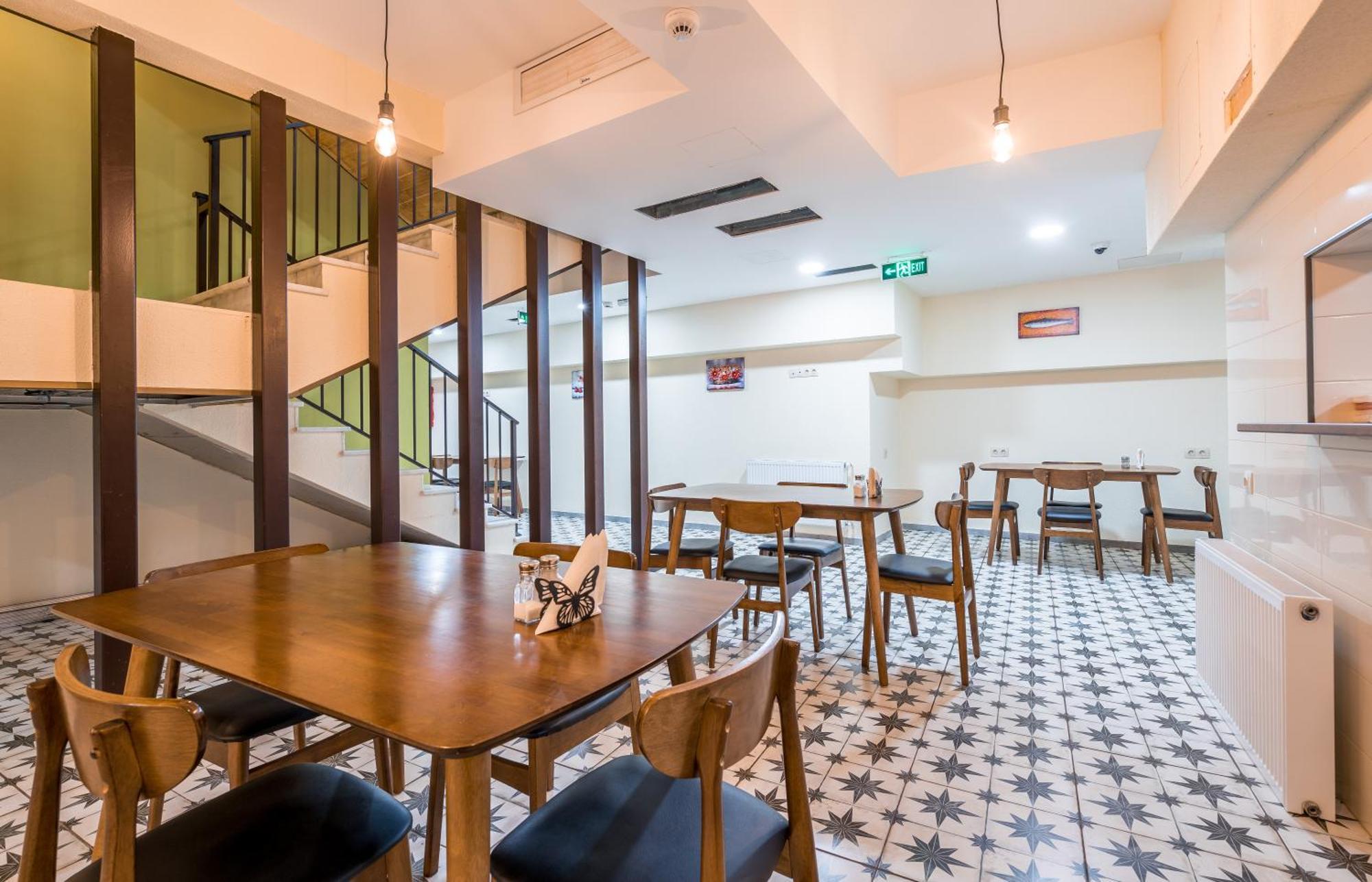 Green Inn Hotel ティビリシ エクステリア 写真