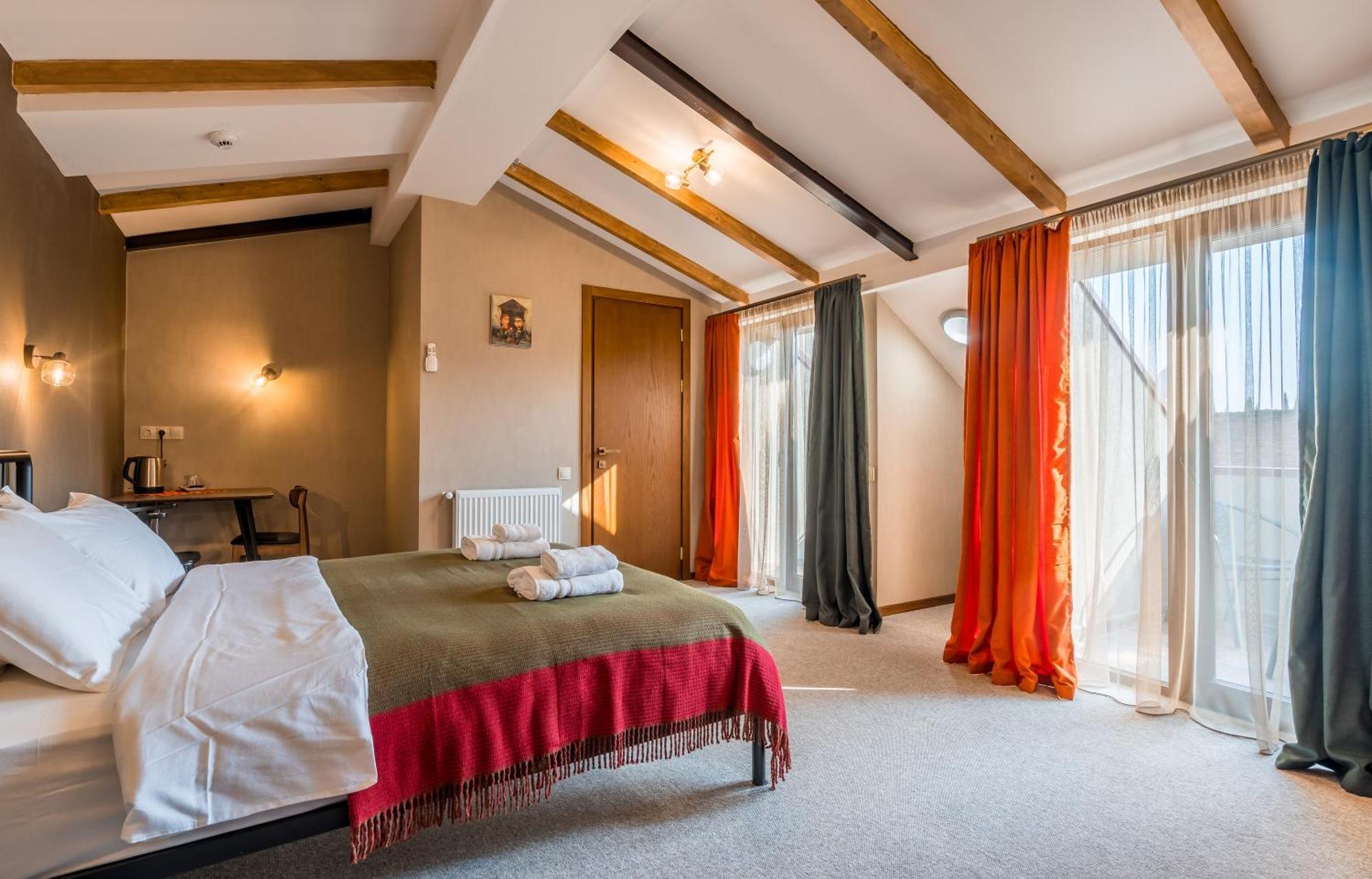 Green Inn Hotel ティビリシ エクステリア 写真