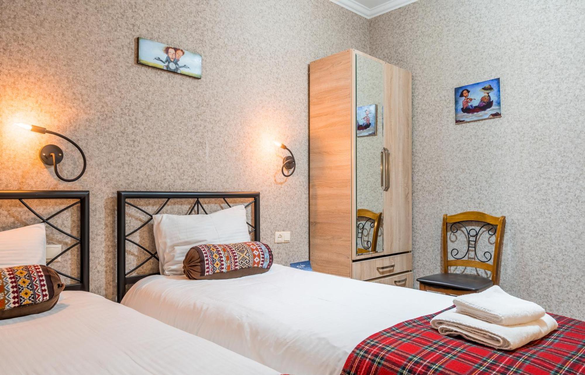 Green Inn Hotel ティビリシ エクステリア 写真
