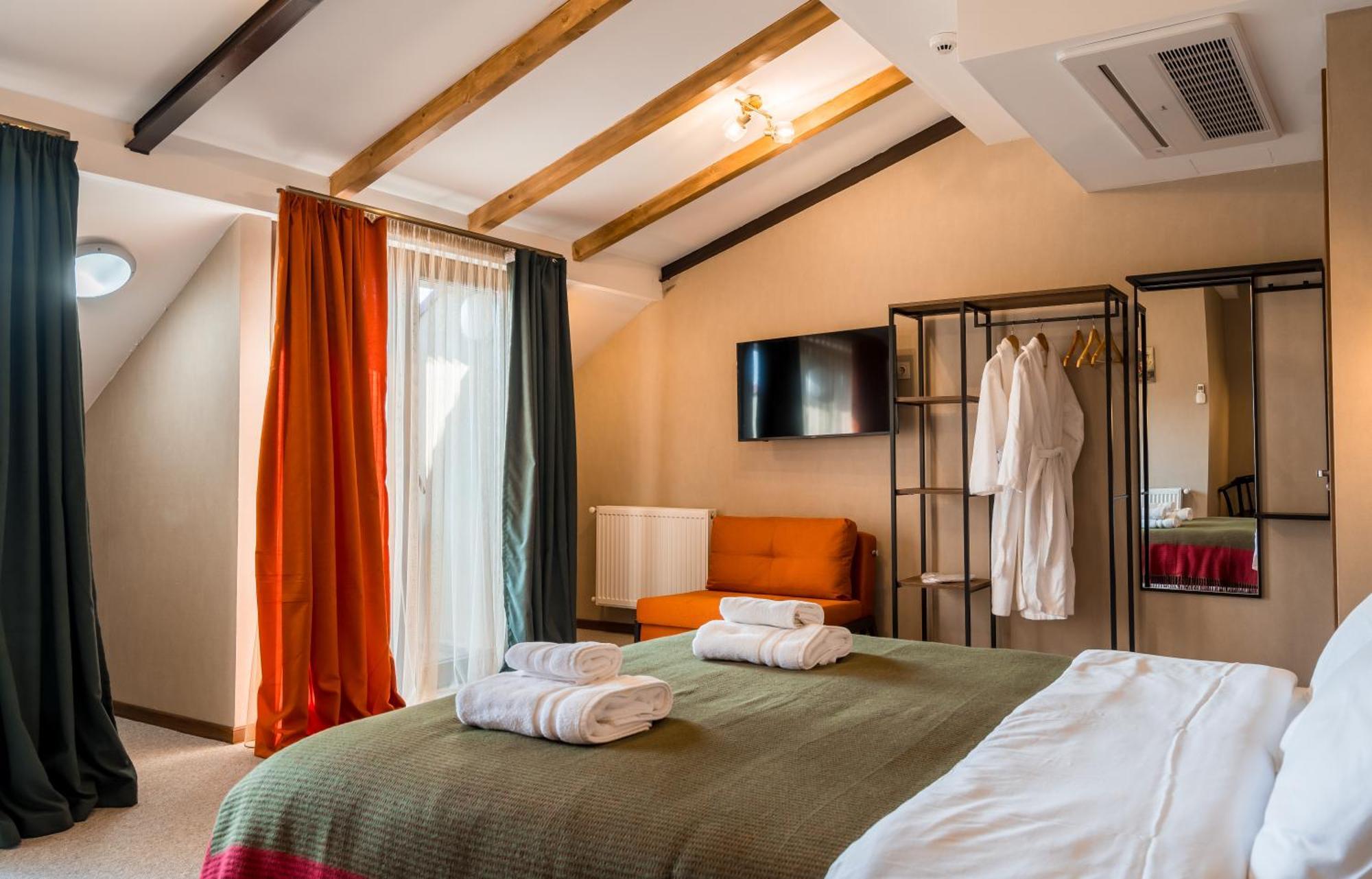 Green Inn Hotel ティビリシ エクステリア 写真