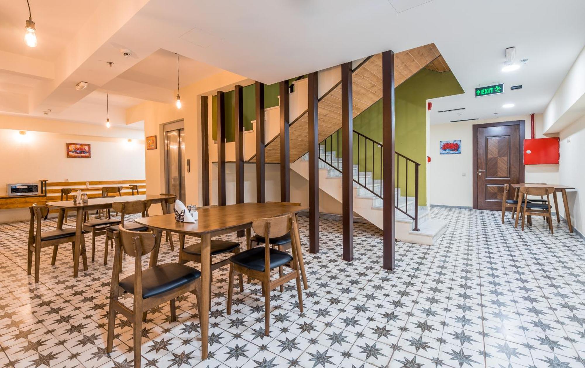 Green Inn Hotel ティビリシ エクステリア 写真