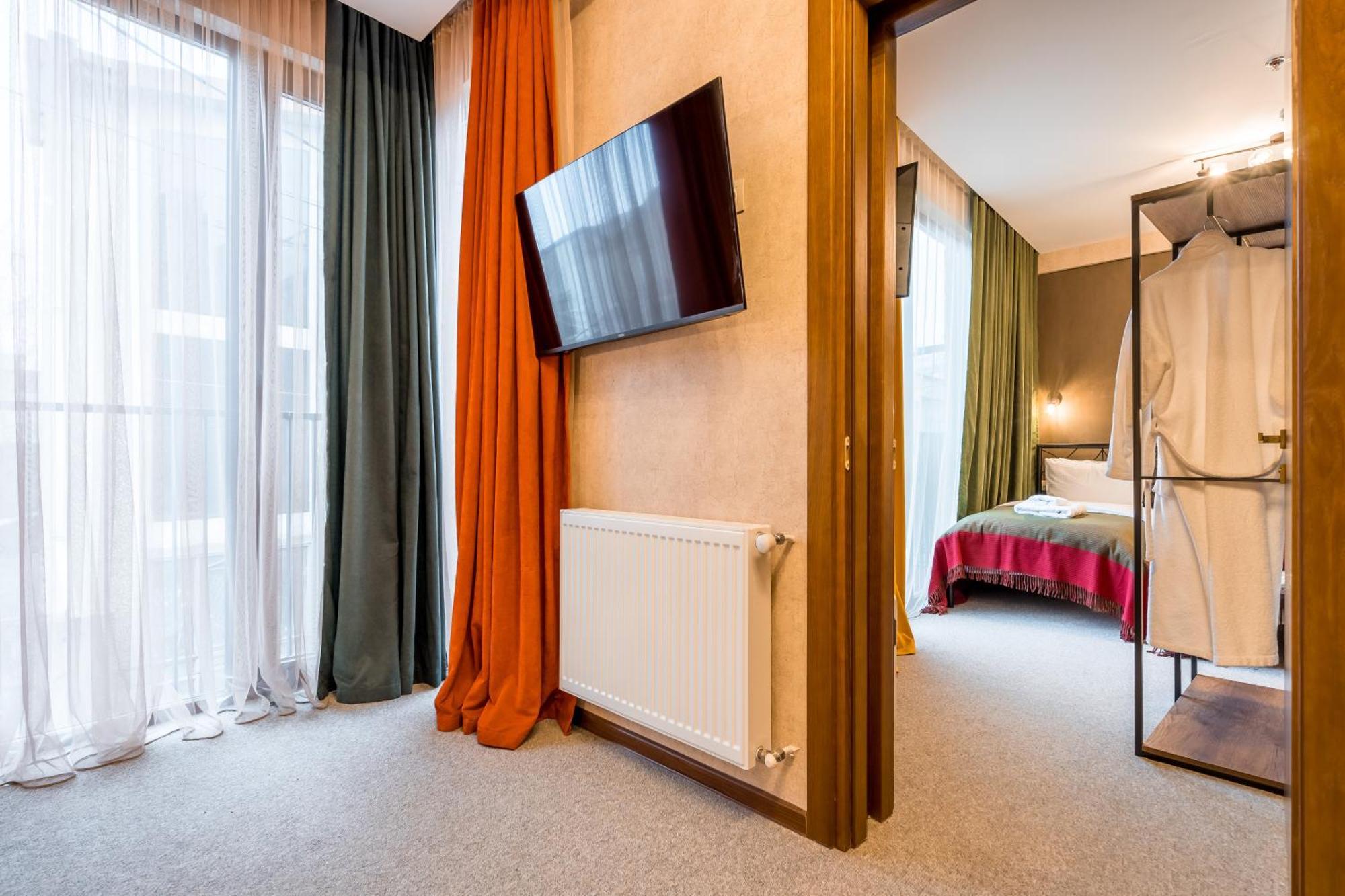 Green Inn Hotel ティビリシ エクステリア 写真