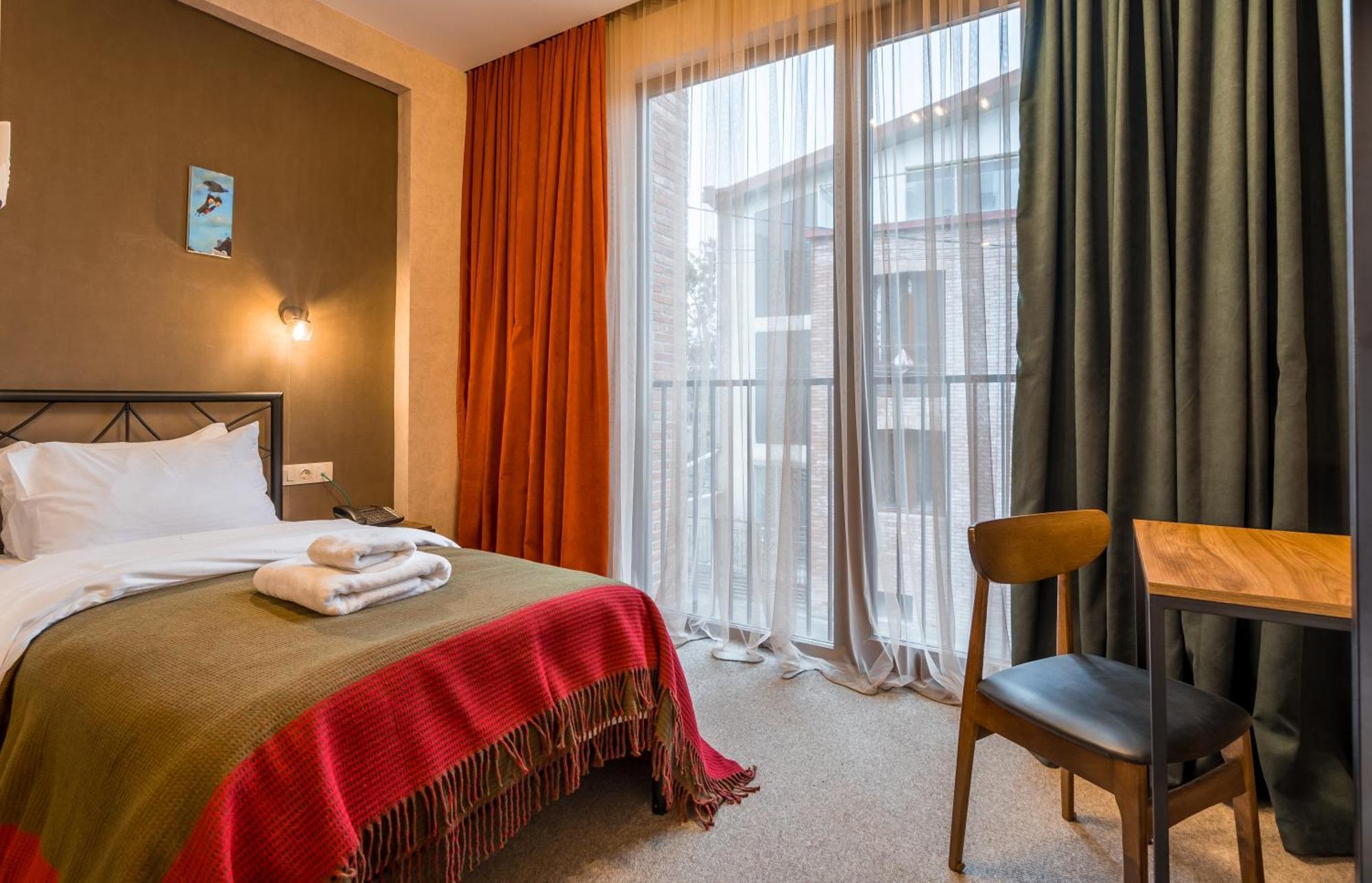 Green Inn Hotel ティビリシ エクステリア 写真