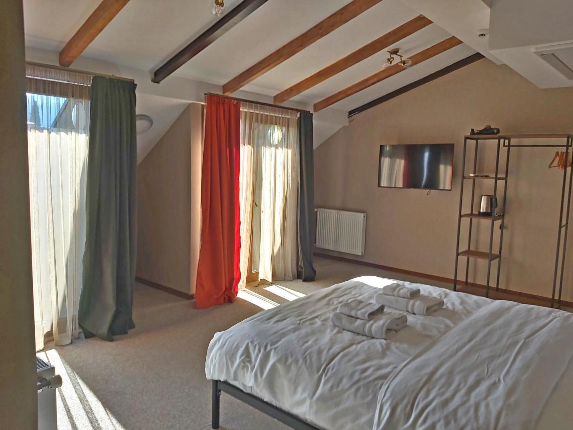 Green Inn Hotel ティビリシ エクステリア 写真