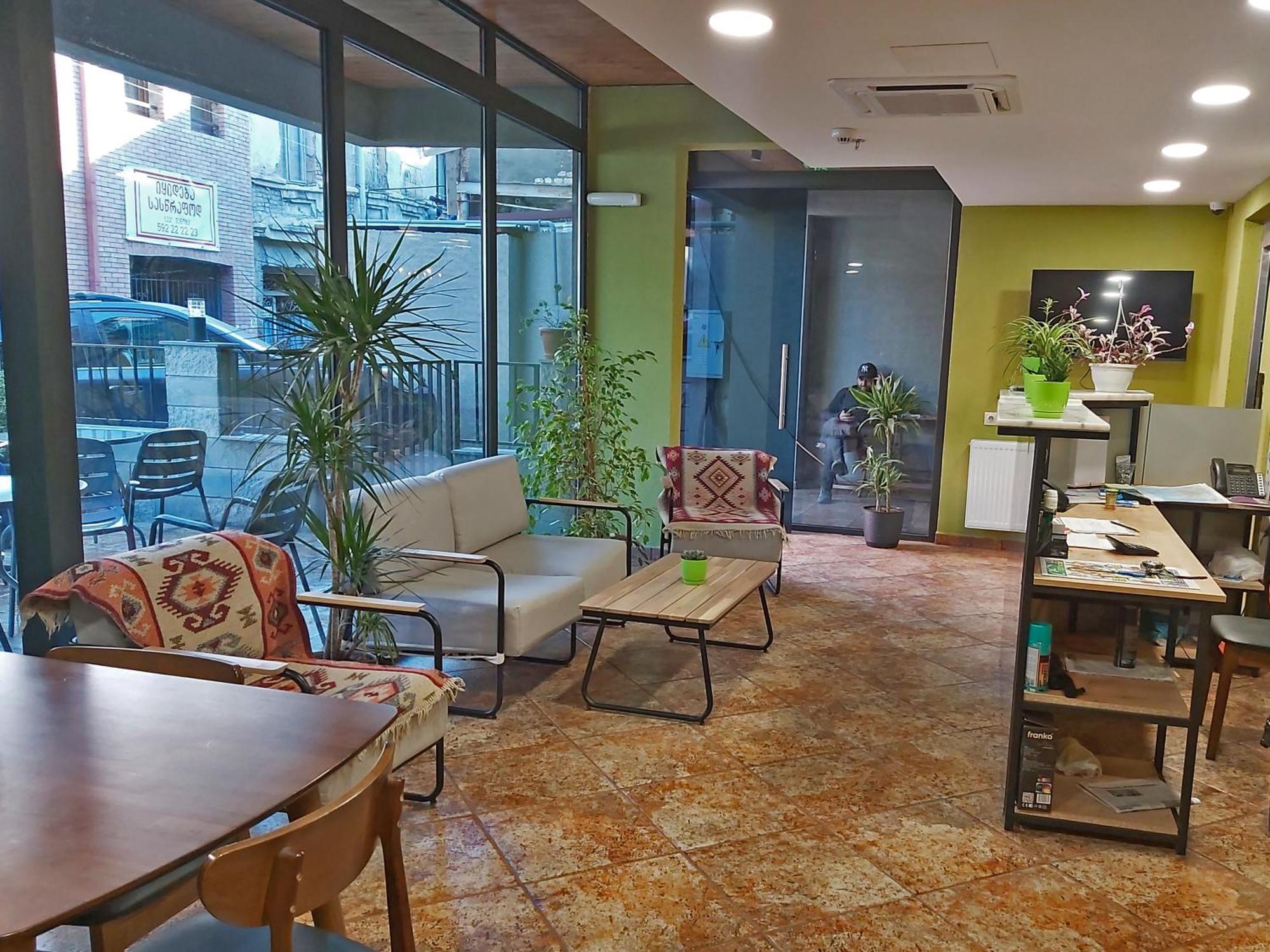 Green Inn Hotel ティビリシ エクステリア 写真
